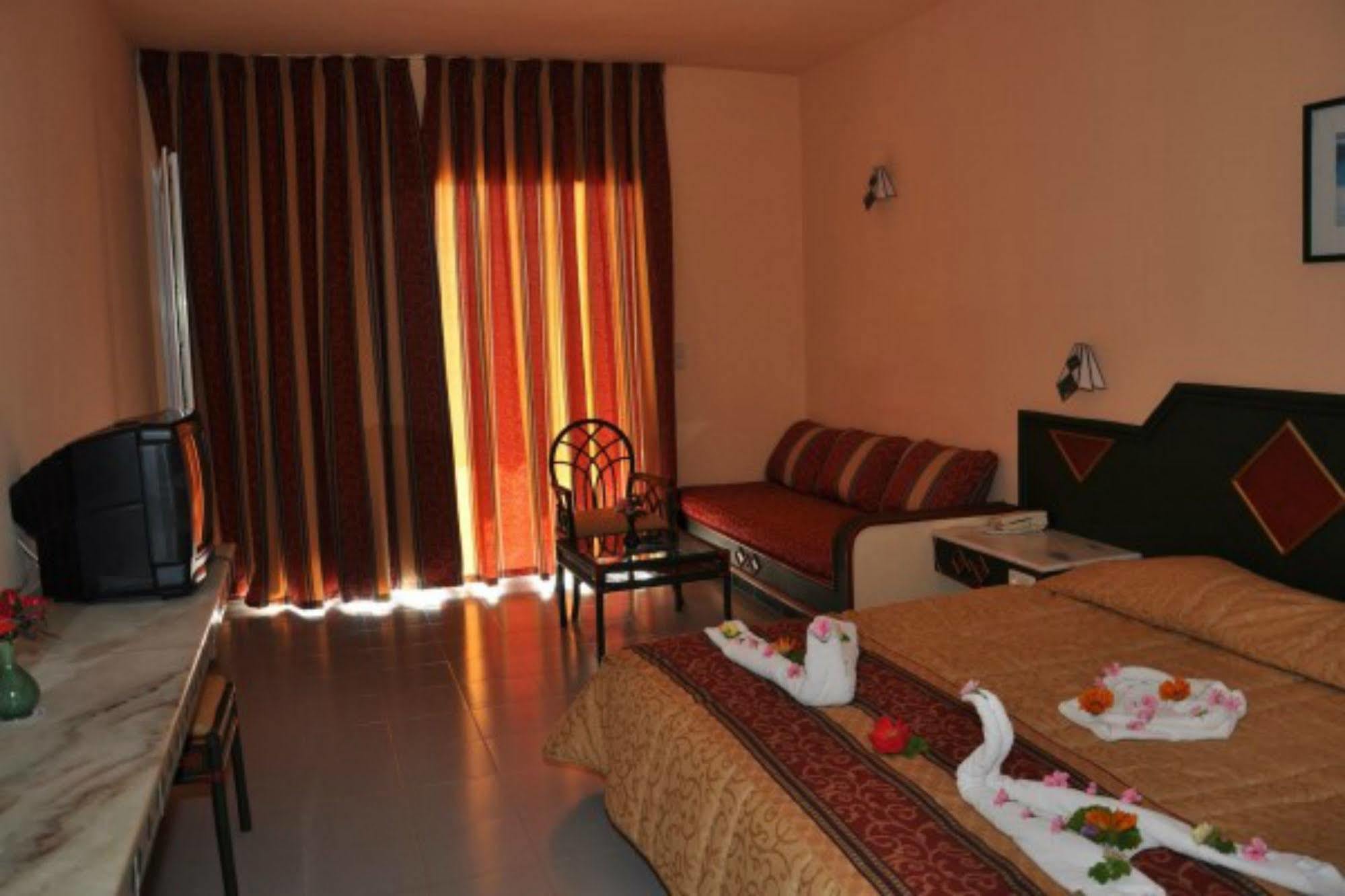 Byblos Hotel الحمامات المظهر الخارجي الصورة